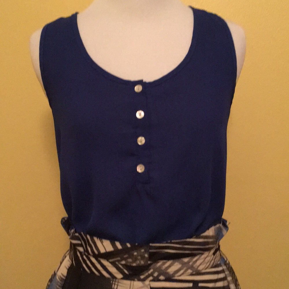 Blue tank size medium